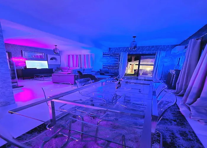 ヴィラ 3 Bedroom Villa, Private Pool, Hot Tub プロタラス