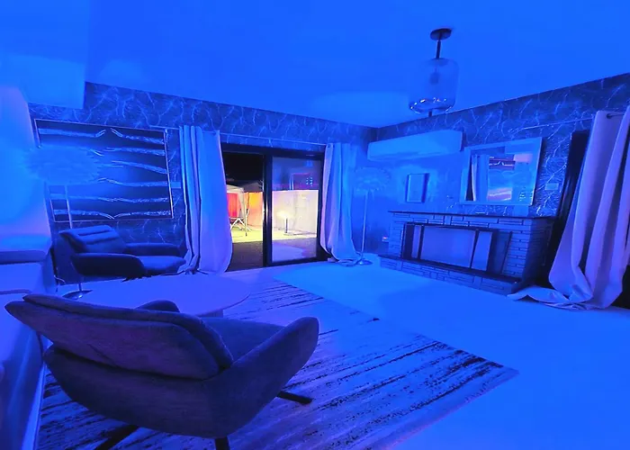 3 Bedroom Villa, Private Pool, Hot Tub * プロタラス