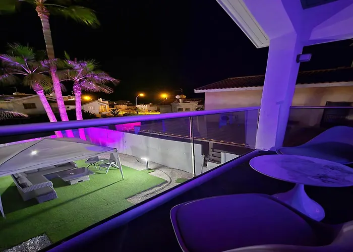 ヴィラ 3 Bedroom Villa, Private Pool, Hot Tub