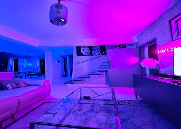 3 Bedroom Villa, Private Pool, Hot Tub ヴィラ