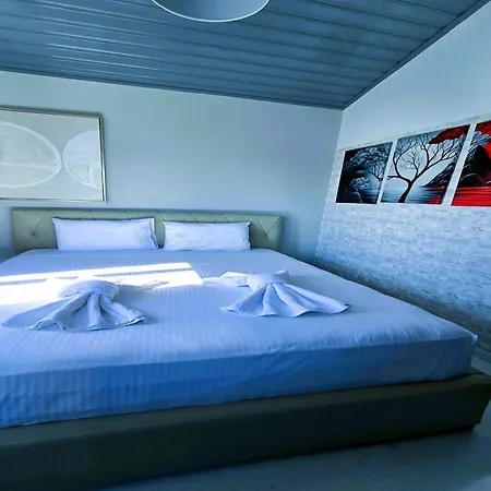 3 Bedroom Villa, Private Pool, Hot Tub Villa *