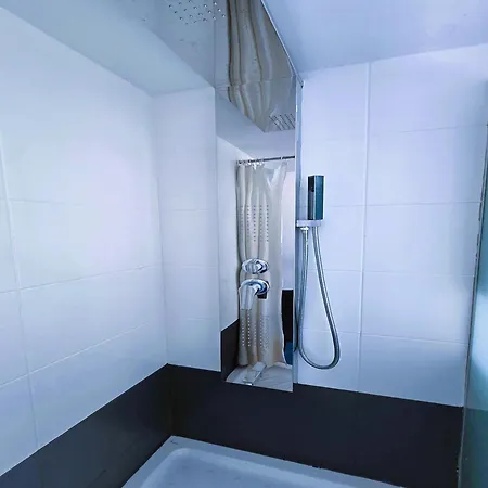 3 Bedroom Villa, Private Pool, Hot Tub *