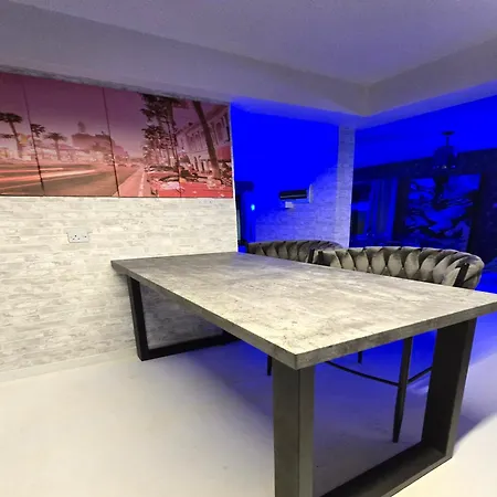 3 Bedroom Villa, Private Pool, Hot Tub * Πρωταράς