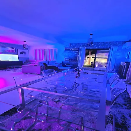 ヴィラ 3 Bedroom Villa, Private Pool, Hot Tub プロタラス