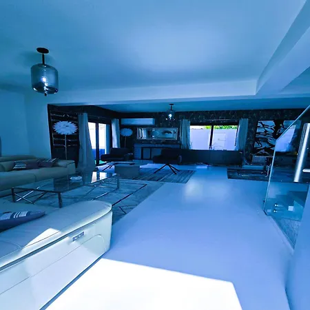 3 Bedroom Villa, Private Pool, Hot Tub ヴィラ