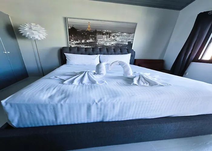 3 Bedroom Villa, Private Pool, Hot Tub Βίλα