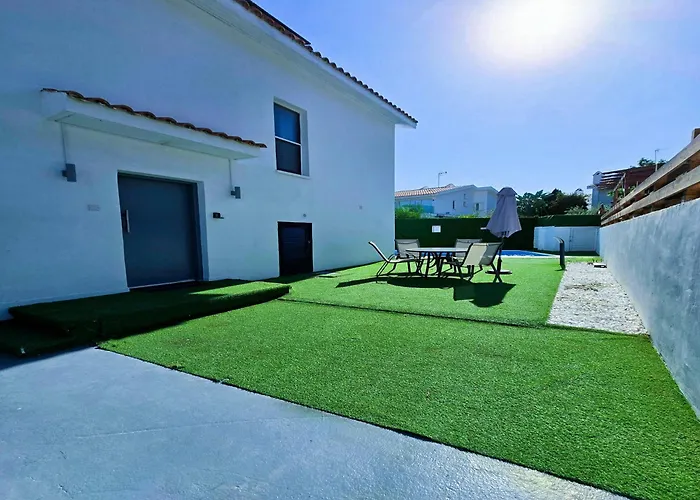 Villa 3 Bedroom Villa, Private Pool, Hot Tub