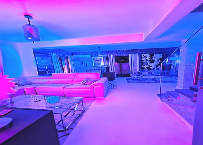 3 Bedroom Villa, Private Pool, Hot Tub