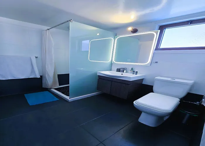 3 Bedroom Villa, Private Pool, Hot Tub *