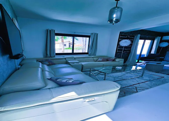 3 Bedroom Villa, Private Pool, Hot Tub