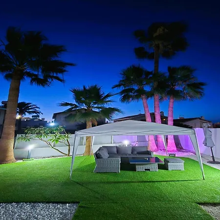 3 Bedroom Villa, Private Pool, Hot Tub * Protaras