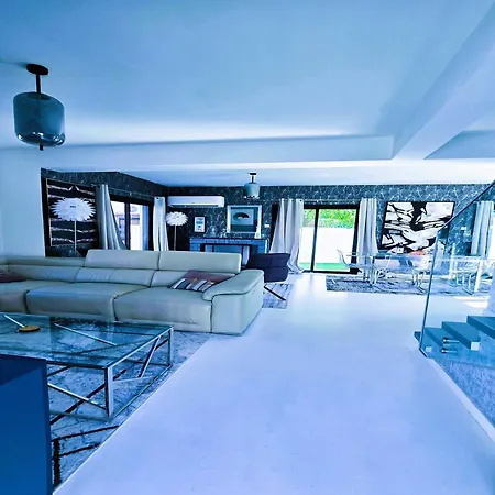 3 Bedroom Villa, Private Pool, Hot Tub Villa *